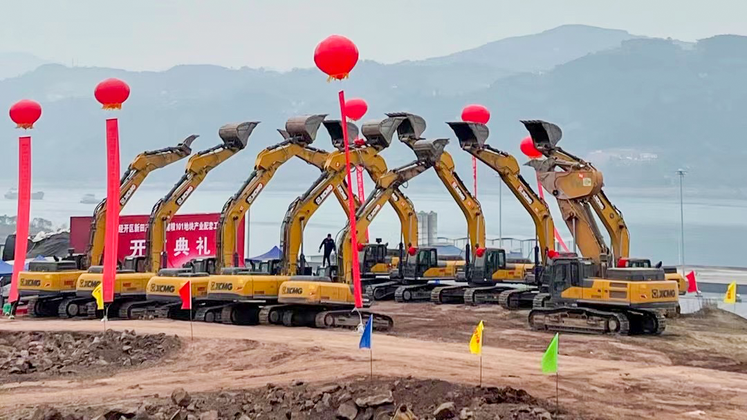 通江達海!徐工挖機助力萬州現代物流樞紐港建設