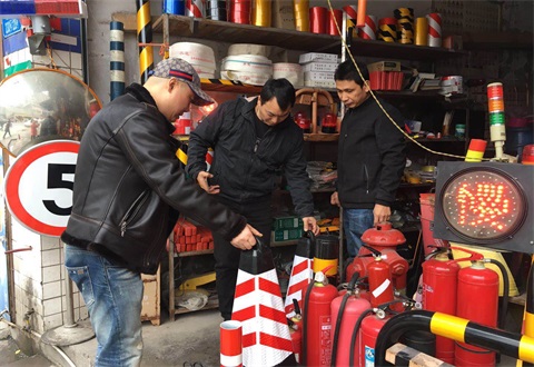 厲行節約 親臨市場